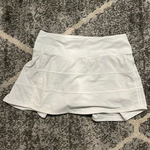 White lululemon pace rival mid-rise skirt size 2